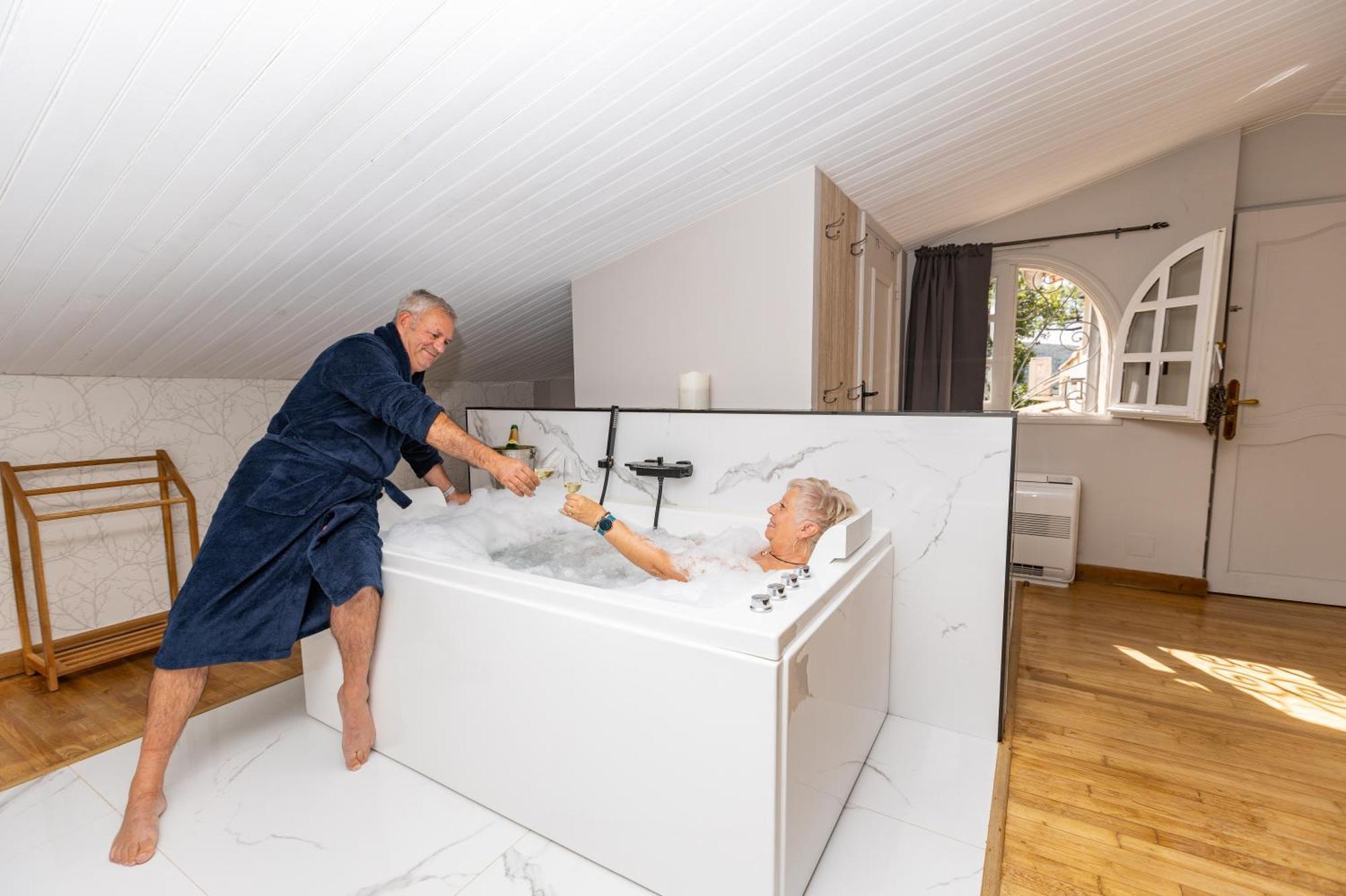 Les Hauts Du Marquet: Luxe 5-Star Gite with Infinity Pool in Cevennes Saint Jean du Pin Exterior photo